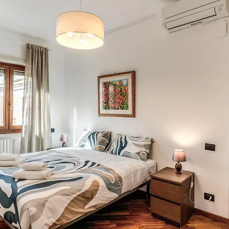White Vatican Appartement Rome